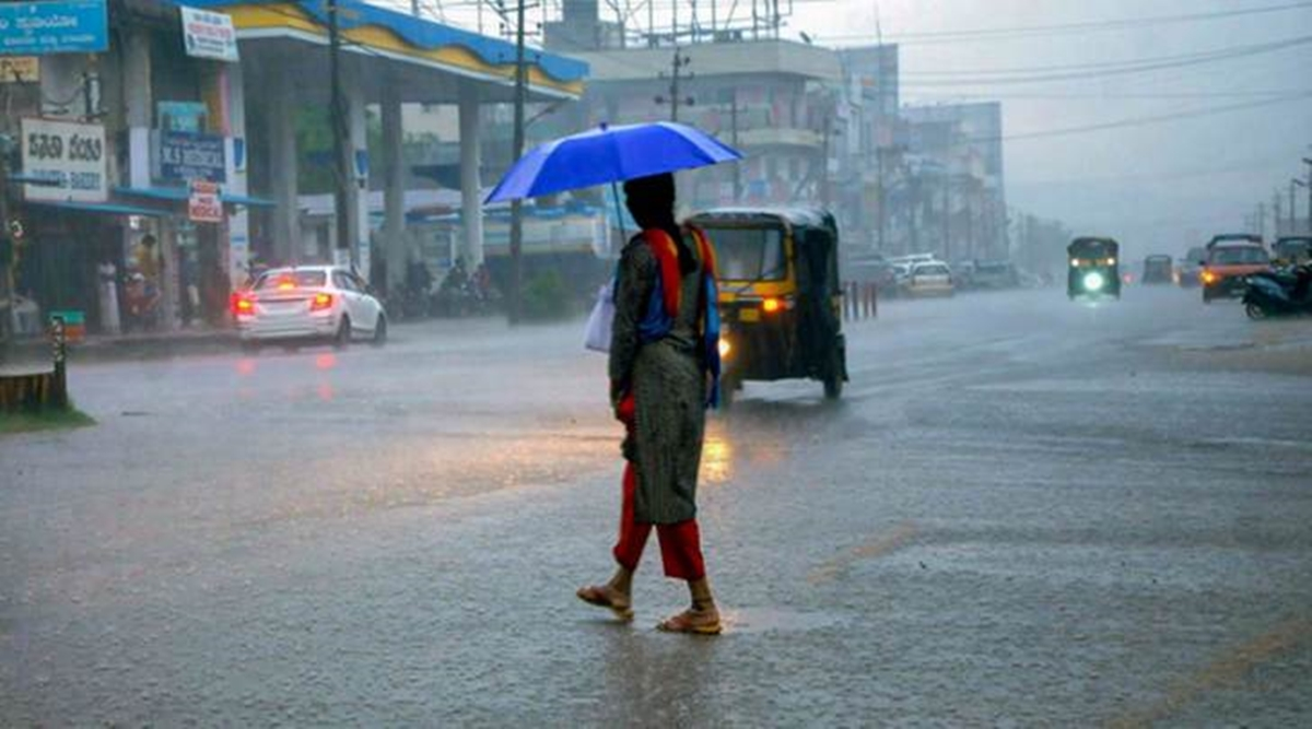 https://www.salarnews.in/public/uploads/images/newsimages/maannewsimage01052025_221500_rain bengaluru1.webp
